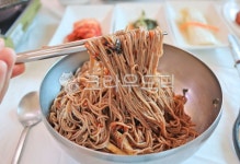 막국수, 국수, 면, 면요리, 모밀막국수, 사진,이미지,일러스트,캘리그라피 - 늑돌이작가 크라우드픽 - 저작권 걱정 없는 상업용 이미지