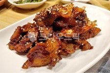 불족발, 족발, 매운족발, 돼지고기, 매콤, 사진,이미지,일러스트,캘리그라피 - SeeOn작가 크라우드픽 - 저작권 걱정 없는 상업용 이미지