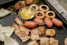 삼겹살, 돼지고기, 고기, 육류, 육식, 사진,이미지,일러스트,캘리그라피 - pb이로작가 크라우드픽 - 저작권 걱정 없는 상업용 이미지