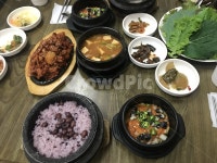 우렁쌈밥, 제육볶음, 우렁된장, 한식, 돌솥밥, 사진,이미지,일러스트,캘리그라피 - 봄보라작가 크라우드픽 - 저작권 걱정 없는 상업용 이미지