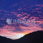 노을, 구름, 양떼, 붉은, 산, 사진,이미지,일러스트,캘리그라피 - Nlaugherdj작가 크라우드픽 - 저작권 걱정 없는 상업용 이미지