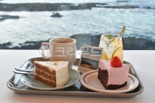 카페, 커피, 케이크, 디저트, 바다, 사진,이미지,일러스트,캘리그라피 - yulmok작가 크라우드픽 - 저작권 걱정 없는 상업용 이미지