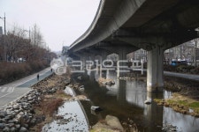 홍제천, 개천, 자전거도로, 도로, road, 사진,이미지,일러스트,캘리그라피 - Parismatch작가 크라우드픽 - 저작권 걱정 없는 상업용 이미지