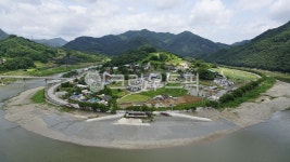 달천마을, 마을, 시골, 냇물, 개울, 사진,이미지,일러스트,캘리그라피 - 강자영작가 크라우드픽 - 저작권 걱정 없는 상업용 이미지