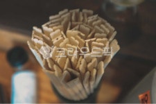 나무젓가락, 젓가락, 식당, 레스토랑, 테이블, 사진,이미지,일러스트,캘리그라피 - river90작가 크라우드픽 - 저작권 걱정 없는 상업용 이미지