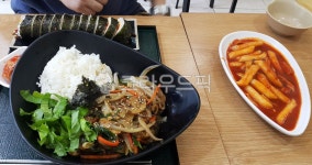 환희덮밥&간식 | 음식, 분식, 불고기덮밥, 떡볶이, 간식, 사진,이미지,일러스트,캘리그라피 - shimshim작가 크라우드픽 - 저작권 걱정 없는 상업용 이미지