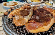 돼지고기, 돼지갈비, 갈비, 숯불갈비, 숯불구이, 사진,이미지,일러스트,캘리그라피 - Jeenong작가 크라우드픽 - 저작권 걱정 없는 상업용 이미지