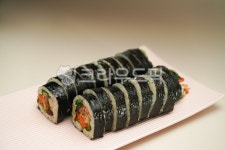 김밥, 식사, 분식, 요리, 먹거리, 사진,이미지,일러스트,캘리그라피 - pb이로작가 크라우드픽 - 저작권 걱정 없는 상업용 이미지