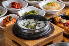 돌솥밥, 솥밥, 돌솥정식, 돌솥밥정식, 돌솥영양밥, 사진,이미지,일러스트,캘리그라피 - 미미스튜디오작가 크라우드픽 - 저작권 걱정 없는 상업용... 