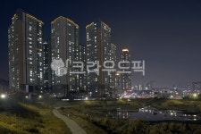 건물, 아파트, 야경, 장재천호수공원, 아산호수공원, 사진,이미지,일러스트,캘리그라피 - Deep bLUE작가 크라우드픽 - 저작권 걱정 없는 상업용... 