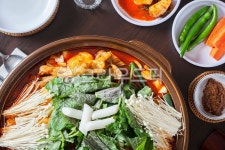 닭요리, 닭도리탕, 닭매운탕, 닭볶음탕, 깻잎, 사진,이미지,일러스트,캘리그라피 - 미미스튜디오작가 크라우드픽 - 저작권 걱정 없는 상업용 이미지