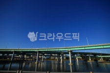 다리, 하늘, 반사, 교각, 고가도로, 사진,이미지,일러스트,캘리그라피 - hkh2087작가 크라우드픽 - 저작권 걱정 없는 상업용 이미지