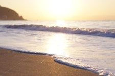 아침바다, 잔잔한파도, 해변, 금빛, beach, 사진,이미지,일러스트,캘리그라피 - 다내꼬작가 크라우드픽 - 저작권 걱정 없는 상업용 이미지