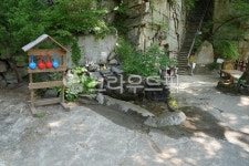 flagstone, 판석, 약수터, 돌, 물, 사진,이미지,일러스트,캘리그라피 - 백경이작가 크라우드픽 - 저작권 걱정 없는 상업용 이미지