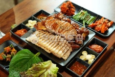 족발, 보쌈, 야식, 술안주, 돼지고기, 사진,이미지,일러스트,캘리그라피 - 맛있는 사진작가 크라우드픽 - 저작권 걱정 없는 상업용 이미지
