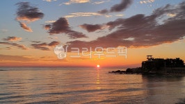 일출, 해변, 하늘, 바다, 구름, 사진,이미지,일러스트,캘리그라피 - h6060작가 크라우드픽 - 저작권 걱정 없는 상업용 이미지