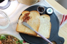 bread, 빵, 음식, 아침, 점심, 사진,이미지,일러스트,캘리그라피 - 쏭이그림작가 크라우드픽 - 저작권 걱정 없는 상업용 이미지