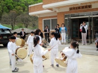 보은 수정초등학교 삼가분교, ‘어버이날 경로잔치’봉사활동 < 교육 < 뉴스 < 기사본문 - 충청신문 보은 수정초등학교 삼가분교, ‘어버이날... 