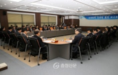 태안군, 공공기관·기업과 상생협력 지역발전 도모 < 태안 < 서산·보령·서천·태안 < 충남 < 기사본문 - 충청신문 태안군, 공공기관·기업과... 