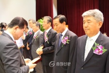 당진 송악농협, 창립52주년 기념식서 ‘총화상’ 수상 < 사람들 < 충청人 < 기사본문 - 충청신문 당진 송악농협, 창립52주년 기념식서 ‘총화상’... 