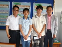 당진 합덕라이온스클럽, 저소득층 학생 장학금 전달 < 사람들 < 충청人 < 기사본문 - 충청신문 당진 합덕라이온스클럽, 저소득층 학생 장학금 전달