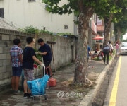 대전 용두동 주민센터, 청소년 대상 자연봉사 활동 전개 < 사람들 < 충청人 < 기사본문 - 충청신문 대전 용두동 주민센터, 청소년 대상 자연봉사... 