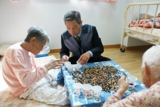 부여교육지원청 CEO봉사단, 건양부여요양원서 봉사 < 사람들 < 충청人 < 기사본문 - 충청신문 부여교육지원청 CEO봉사단, 건양부여요양원서 봉사