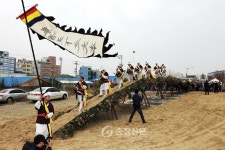 제2회 삽교 섶다리 곱창 축제, 볼거리·먹을거리 풍성 < 예산 < 충남 < 기사본문 - 충청신문 제2회 삽교 섶다리 곱창 축제, 볼거리·먹을거리 풍성