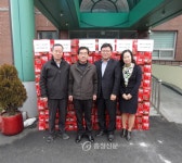천안 성정1동 마을회, 라면·성금 기탁 < 사람들 < 충청人 < 기사본문 - 충청신문 천안 성정1동 마을회, 라면·성금 기탁