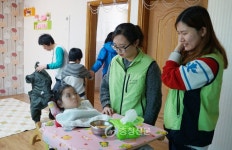 공주대 RCY, 나눔문화와 재능기부 분위기 확산 < 사람들 < 충청人 < 기사본문 - 충청신문 공주대 RCY, 나눔문화와 재능기부 분위기 확산