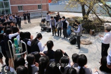 아산 신창중, 봄향기와 함께 퍼지는 신수정 콘서트 < 아산 < 충남 < 기사본문 - 충청신문 아산 신창중, 봄향기와 함께 퍼지는 신수정 콘서트