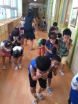 온양신정초병설유치원, 친구들과 함께 안전하게 대피해요 < 아산 < 충남 < 기사본문 - 충청신문 온양신정초병설유치원, 친구들과 함께 안전하게... 
