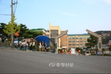 태안 백화초, 등굣길 교통안전 캠페인 < 교육 < 뉴스 < 기사본문 - 충청신문 태안 백화초, 등굣길 교통안전 캠페인