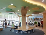 천안시 청수도서관, 시민 문화휴식공간 자리매김 기대 < 천안 < 천안... 기사본문 - 충청신문 천안시 청수도서관, 시민 문화휴식공간 자리매김 기대