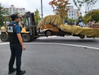 [포토] 현대아울렛 대전점 지하 1층 하역장서 국과수로 옮겨지는 1톤 트럭 < 사진·영상으로 본 세상 < 포토뉴스 < 기사본문 - 충청신문 [포토]... 
