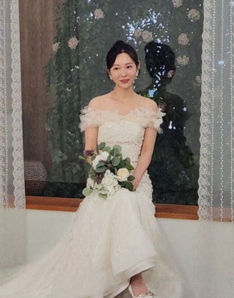 ‘나는 솔로’ 11기 옥순, 웨딩화보 공개 '예비신랑은 누구?' < 엔터 < 뉴스 < 기사본문 - 충청신문 ‘나는 솔로’ 11기 옥순, 웨딩화보 공개...