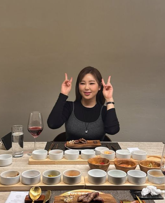 송가인, 스태프 감동의 선물로 커피차 서비스 진행 중