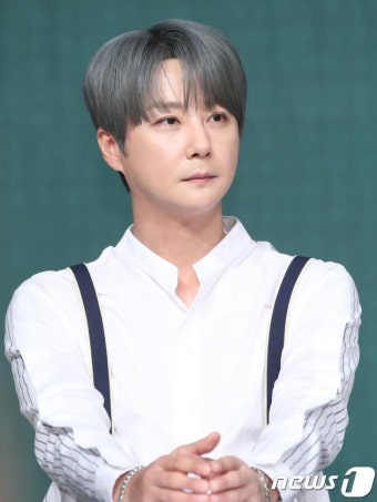 신화 신혜성, 재판 받는다…'만취해 남의 차 운전' 혐의 < 셀럽 < 연예 < 기사본문 - DBC뉴스 신화 신혜성, 재판 받는다…'만취해 남의 차 운전' 혐의