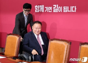 '민주 탈당' 이상민, 국민의힘 입당…