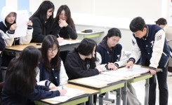 수능 이의신청 675건 작년 2배…영어 24번에 400여건 몰려... 인터넷 교육신문 수능 이의신청 675건 작년 2배…영어 24번에 400여건 몰려