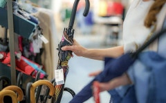 해변가 편의점, 아이스크림·맥주보다 ‘이것’ 더 많이 팔렸다? 해변가 편의점, 아이스크림·맥주보다 ‘이것’ 더 많이 팔렸다? 