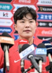 [포토] '어린 선수들 해외진출 많았으면 좋겠다' 지소연 < 포토 < 축구 < 기사본문 - 풋볼리스트(FOOTBALLIST) [포토] '어린 선수들 해외진출... 