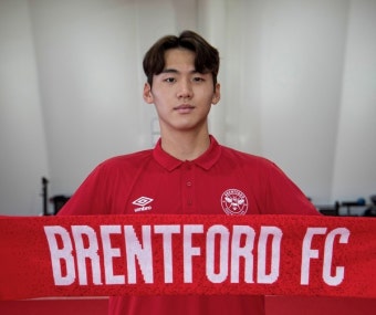 황의조, 배준호에 어쩌면 김지수까지…리그컵 기다리는... (FOOTBALLIST) 황의조, 배준호에 어쩌면 김지수까지…리그컵 기다리는 코리안리거들