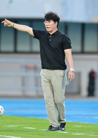 [포토] 박창현 감독의 지시 < 포토 < 축구 < 기사본문 - 풋볼리스트(FOOTBALLIST) [포토] 박창현 감독의 지시