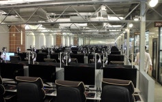 ‘방을 넘어 문화공간으로’ 긱스타 PC 카페 오목교점 < 취재 < 기사본문 - 게임인사이트 ‘방을 넘어 문화공간으로’ 긱스타 PC 카페 오목교점