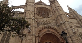 Palma: Old Town Tour & Cathedral Skip-the-Line Ticket | GetYourGuide