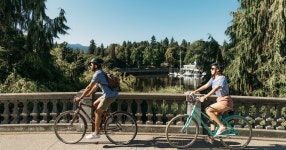 Vancouver: 스탠리 파크 자전거 투어 | 전자 자전거 업그레이드 가능. | GetYourGuide