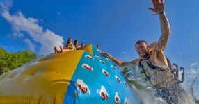 오크 힐: 뉴 리버 협곡 워터파크 종일 이용권 | GetYourGuide