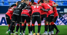 팔마: 손 모익 스타디움에서 열리는 마요르카 RCD 경기 티켓 | GetYourGuide