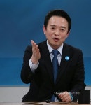 라피끄글로벌경기지사 | 남경필 경기지사 < 포토뉴스 < 사람들 < 정치 < 기사본문 - 글로벌뉴스통신GNA [GNA 포토] 발언하는 남경필 경기지사 - 글로벌뉴스통신GNA